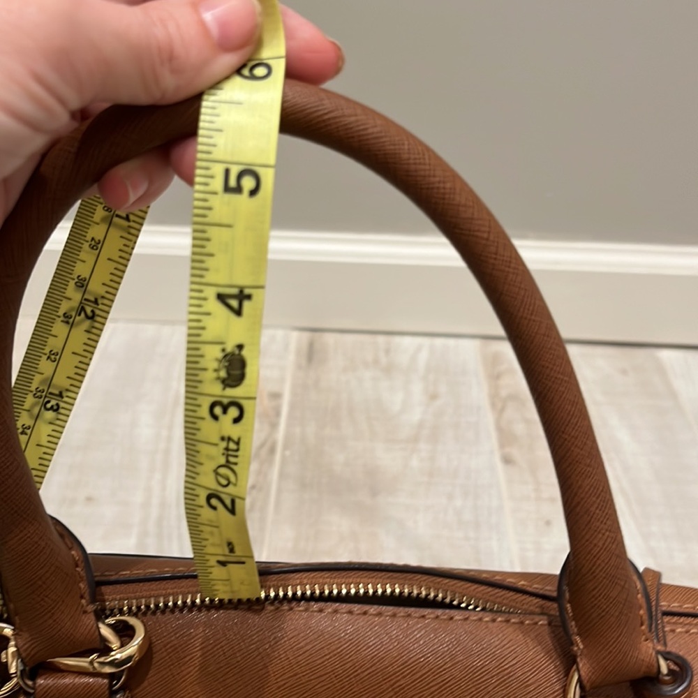 Beautiful tan Michael Kors bag - Picture 11 of 15